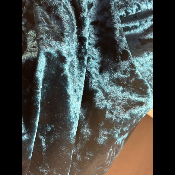 NWOT Eva Franco Blue Velvet Sleeveless Draped Neck Blouse Size 6 - Picture 13 of 13